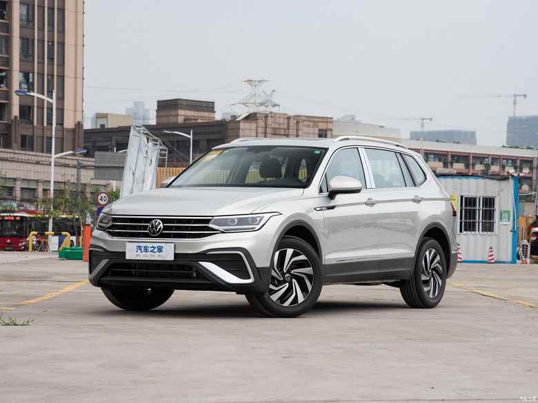 Tiguan L 300 TSI Smart Edition tanıtıldı.  Güncellenen motor, zengin donanım ve 100 km'de yalnızca 6,6 litre tüketim