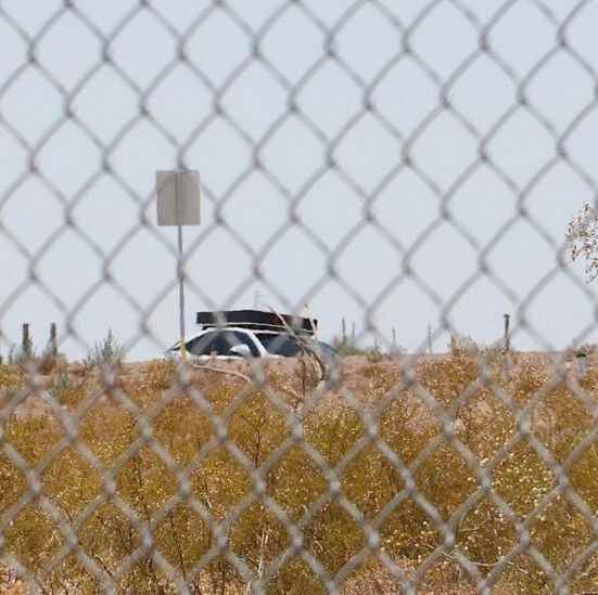 Pekala... Dışarıda bir şeyler sürülüyor.  Ya da kendi kendine sürmek mi?  - Apple Car şu anda Arizona'da test ediliyor olabilir ve bu kulağa bir komplo gibi geliyor.