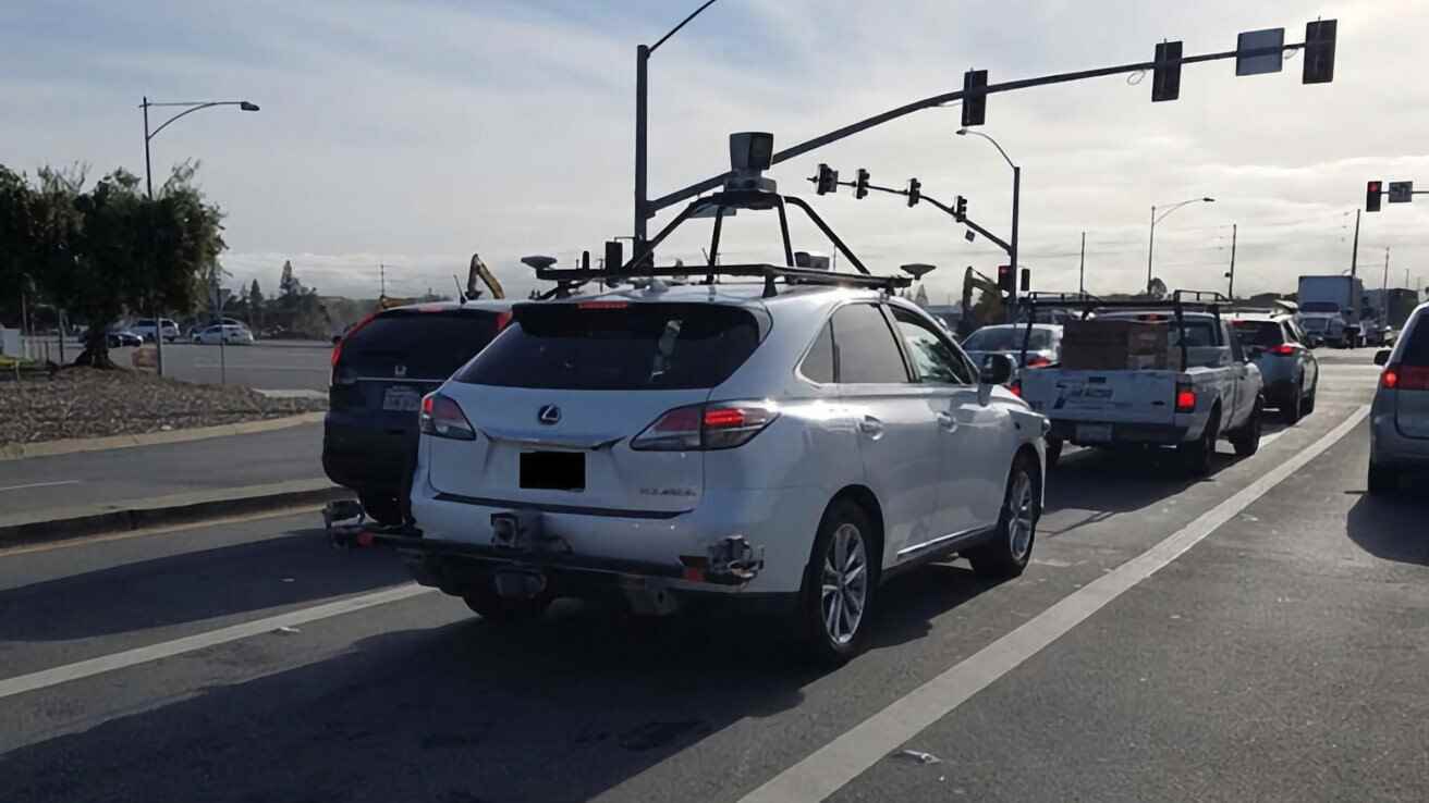 Bazıları bunun bir Apple Car test ünitesi olduğunu söylüyor.  - Apple Car şu anda Arizona'da test ediliyor olabilir ve bu kulağa bir komplo gibi geliyor.