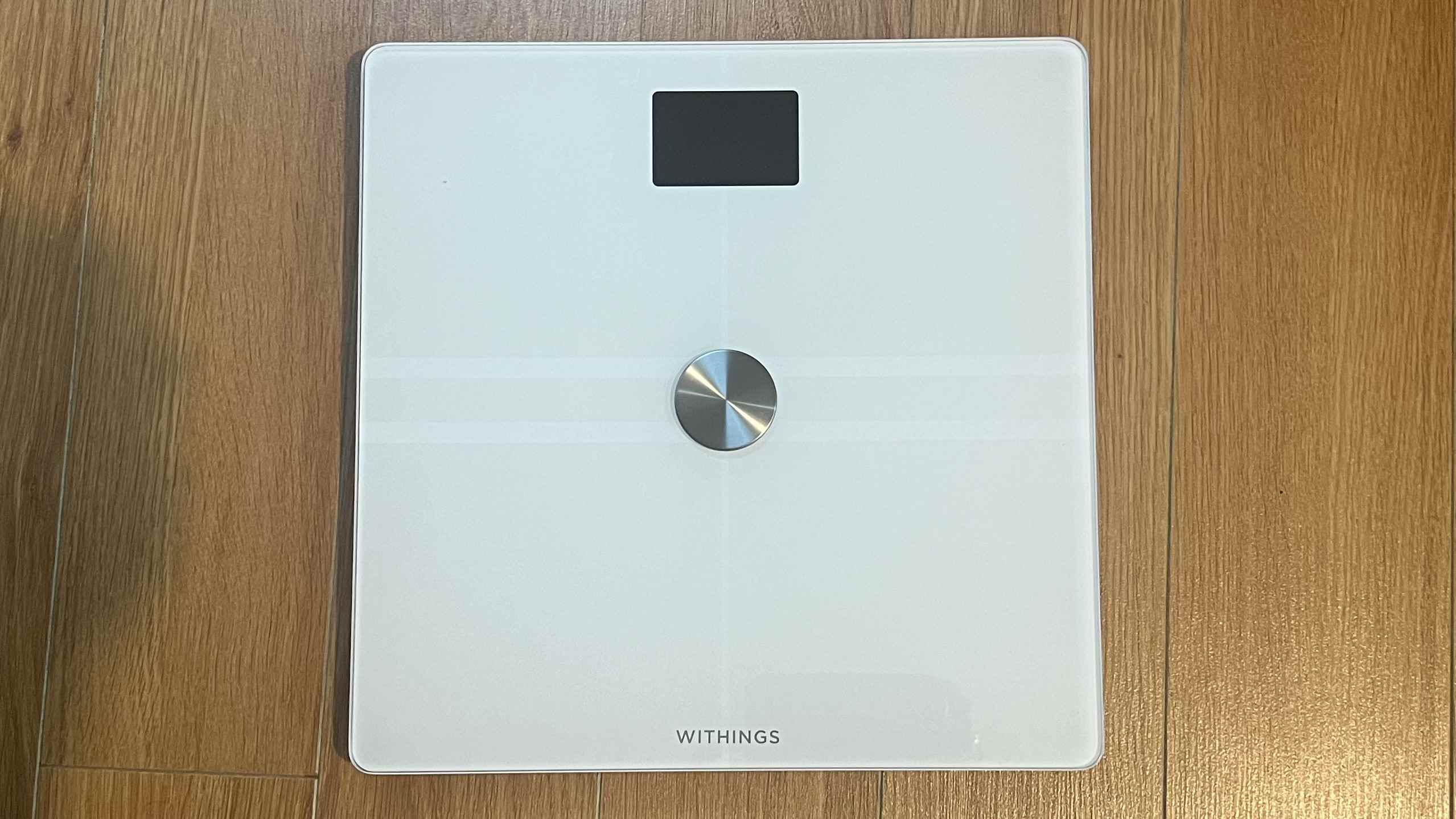 Withings body Comp akıllı tartının bir fotoğrafı