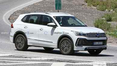 Bu Volkswagen Tiguan PHEV 2024 olacak. Crossover kamuflaj olmadan çekildi