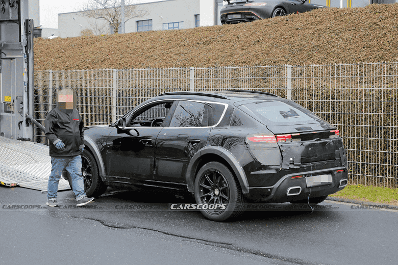 Bu bir Porsche Cayenne 2026. Yenilik, piyasaya sürülmeden üç yıl önce canlı olarak çekildi. 