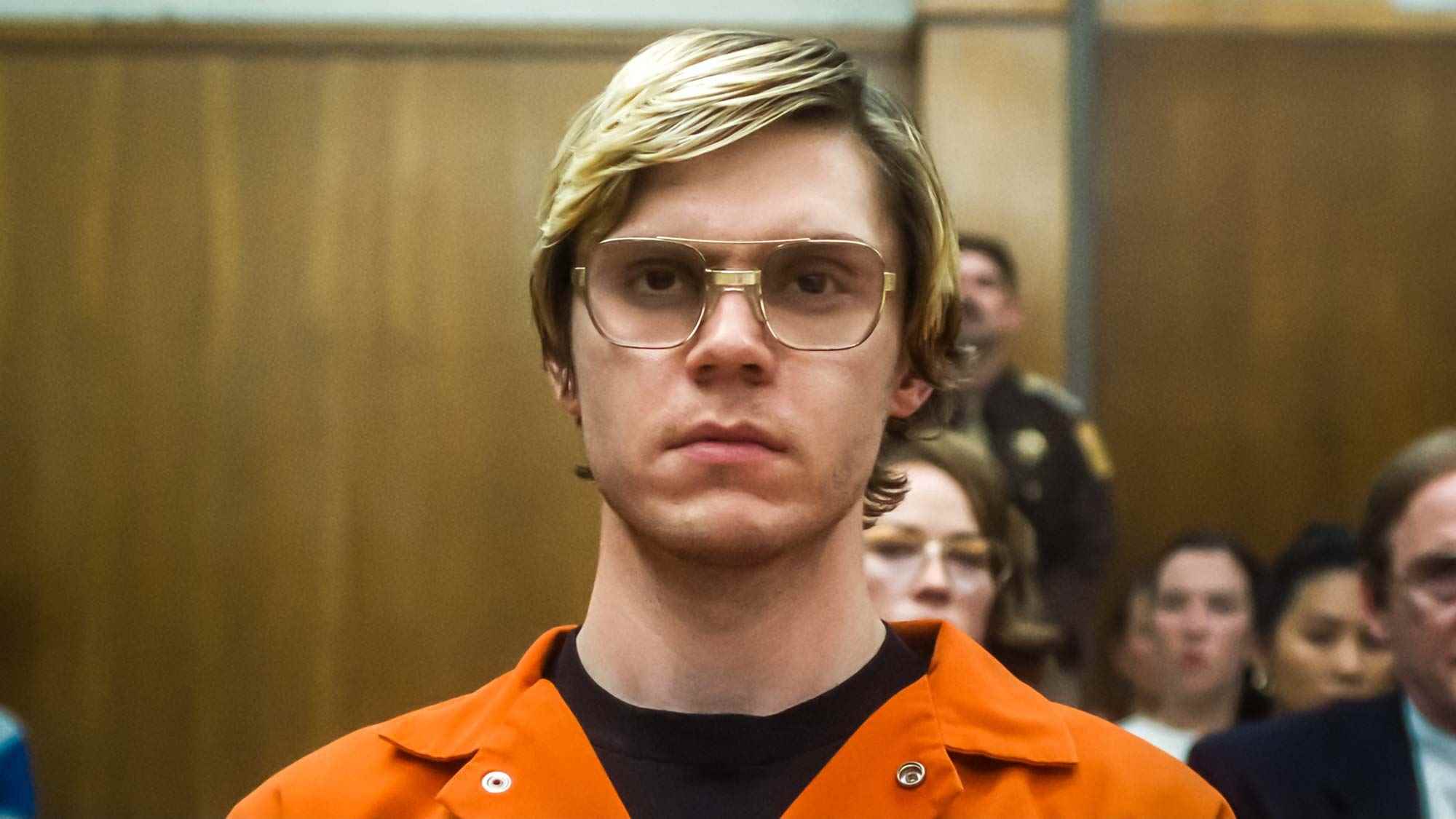 Monster: The Jeffrey Dahmer Story'de Evan Peters