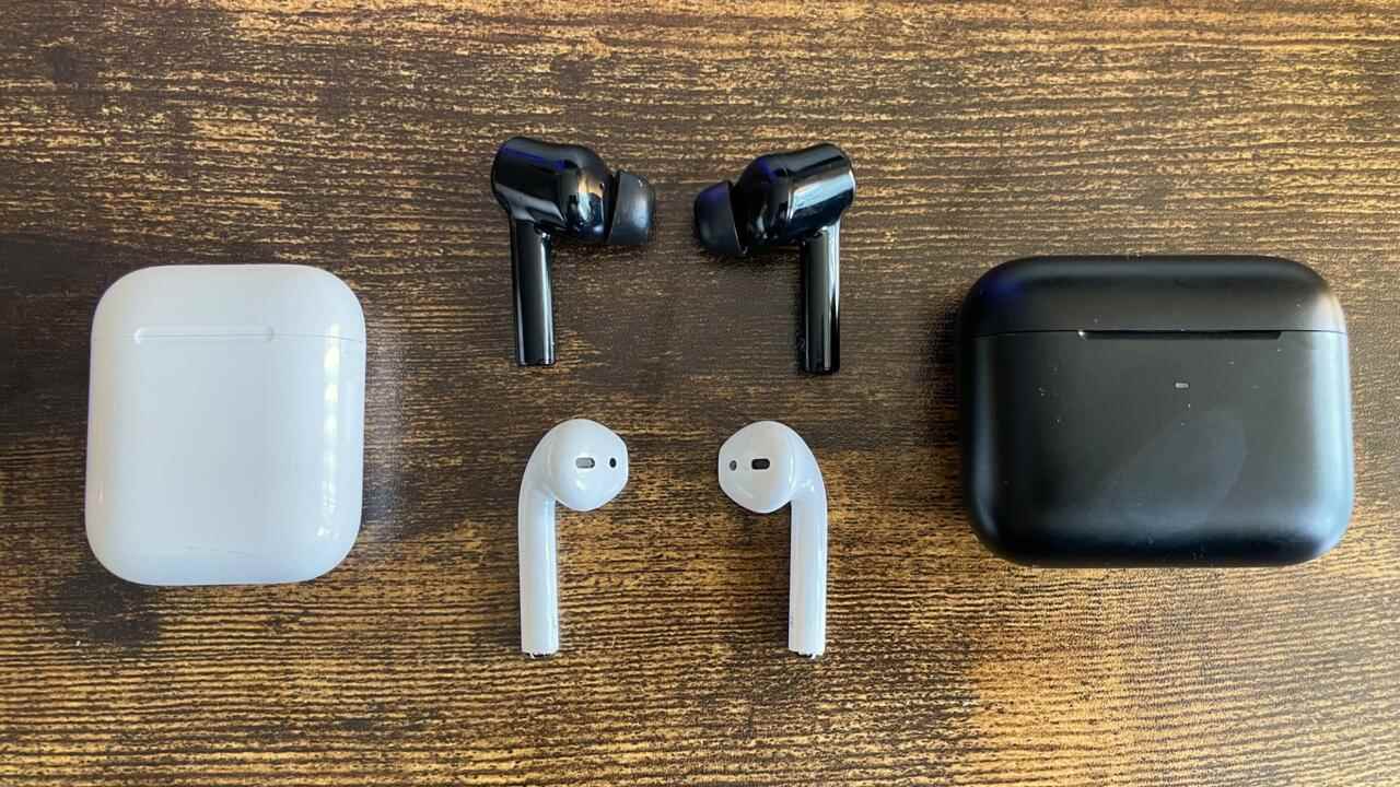 Apple Airpod'ların yanı sıra Razer Hammerheads.