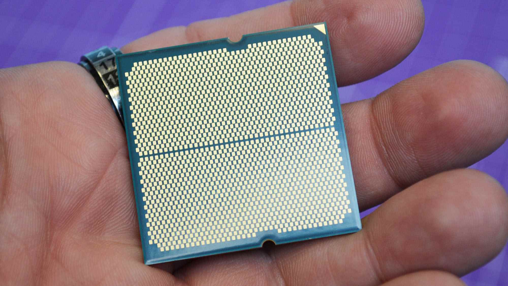 AMD Ryzen 7 7800X3D'nin konektörleri