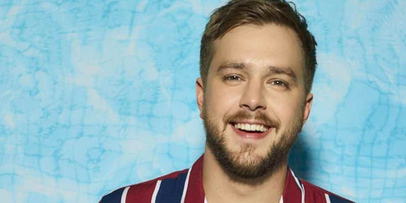 Love Island'ın anlatıcısı Iain Stirling