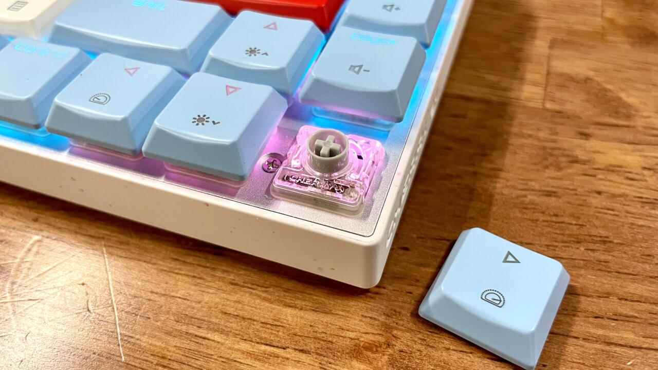 Cherry MX Speed ​​Silver mekanik anahtarına daha yakından bir bakış.