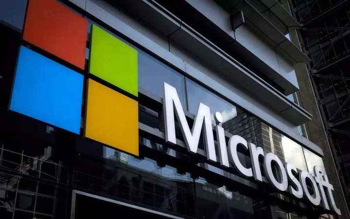 Microsoft, en popüler Sony cihazlarından biri hakkında tahminde bulunduğunda