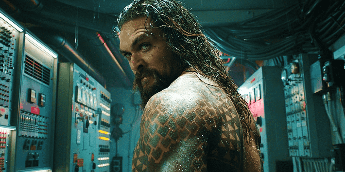 Aquaman 2018'de Arthur Curry rolünde Jason Momoa