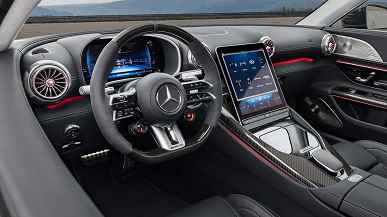Porsche gergin mi?  Yepyeni Mercedes-AMG GT tanıtıldı: geniş iç mekan, dört tekerlekten çekiş, 585 hp  ve 9 vitesli 