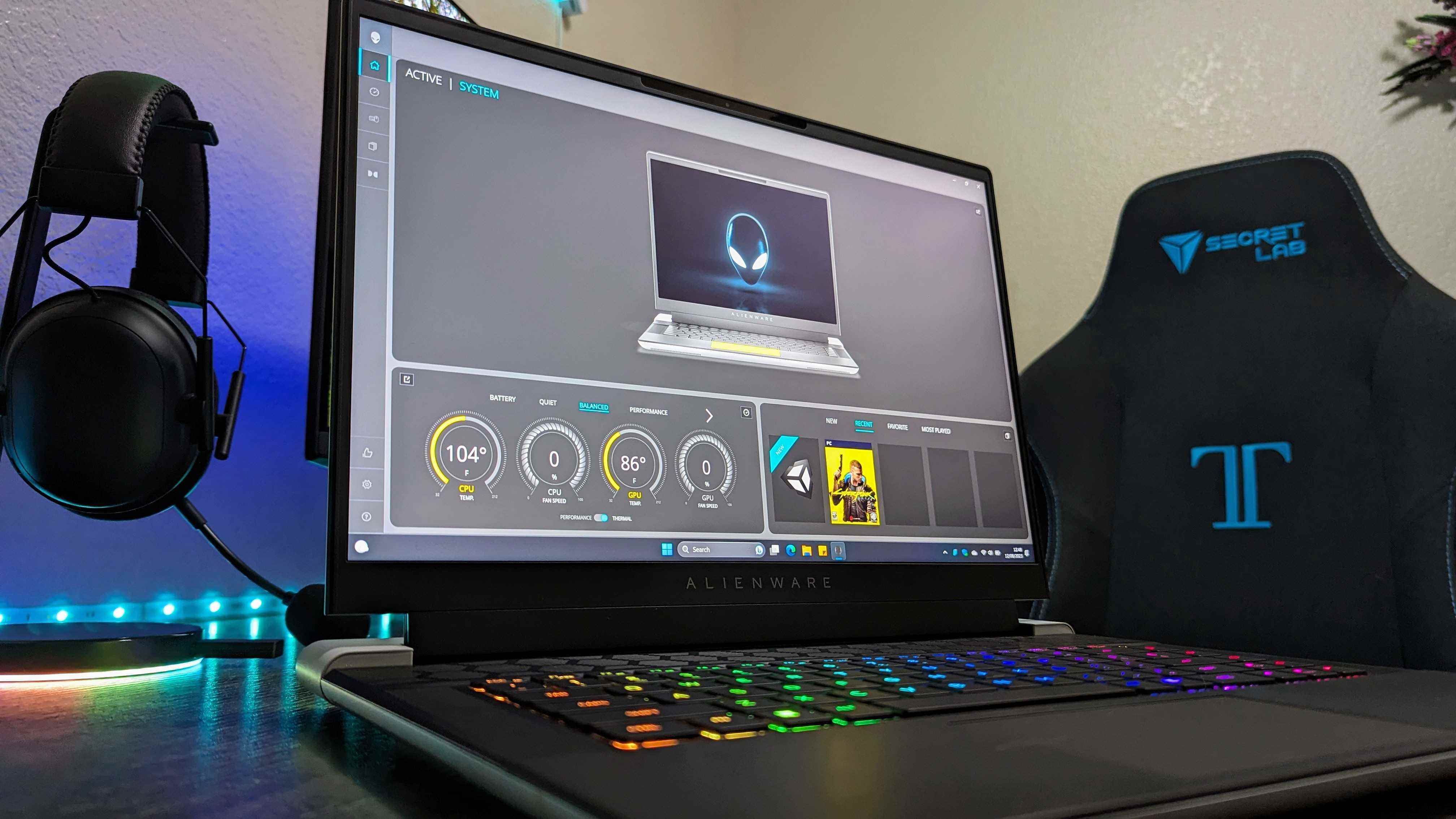 Alienware x16 R1'in görüntüsü.