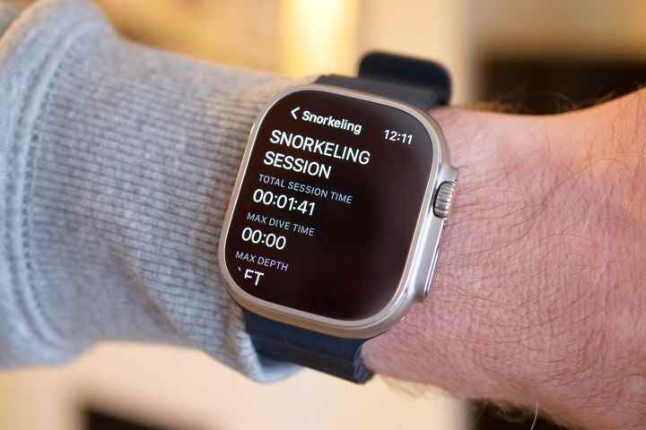 Şnorkel modunda Apple Watch Ultra ve Oceanic+ uygulaması.