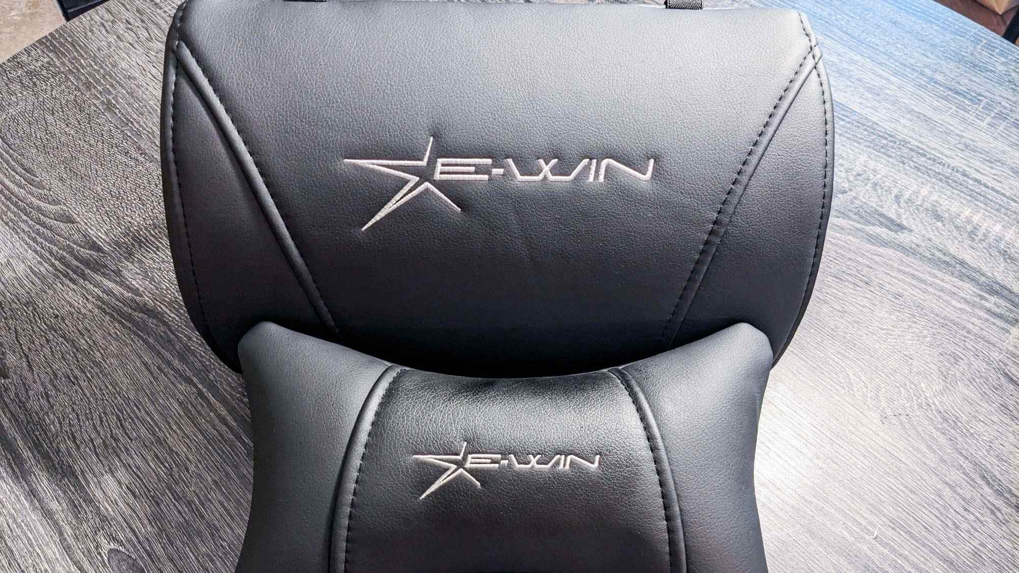 E-WIN Flash XL oyuncu koltuğu baş yastığı