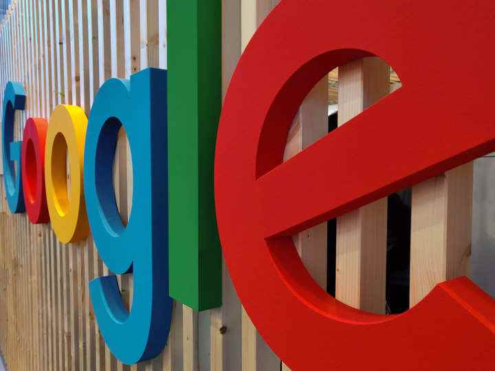 Google, okullarda daha güvenli dijital öğrenimi teşvik etmek için yeni özellikler getiriyor