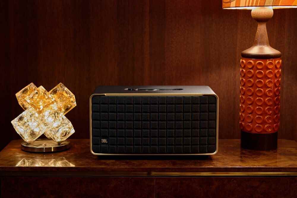 Image Credit–JBL - JBL'nin en yeni Authentics hoparlörleri Alexa ve Google Assistant'ı bir araya getiriyor