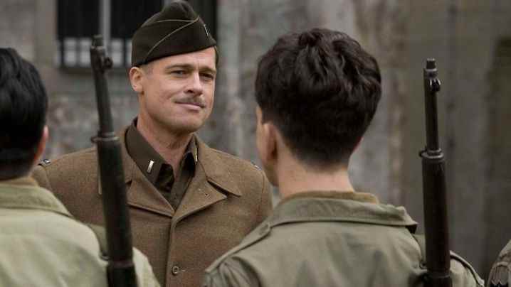 Brad Pitt Teğmen rolünde  Soysuzlar Çetesi'ndeki Aldo Raine