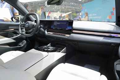 Yeni BMW 5 serisinin (G60) en ekonomik versiyonu sunuldu: BMW 530e, benzin olmadan 101 kilometreye kadar yol kat edebiliyor