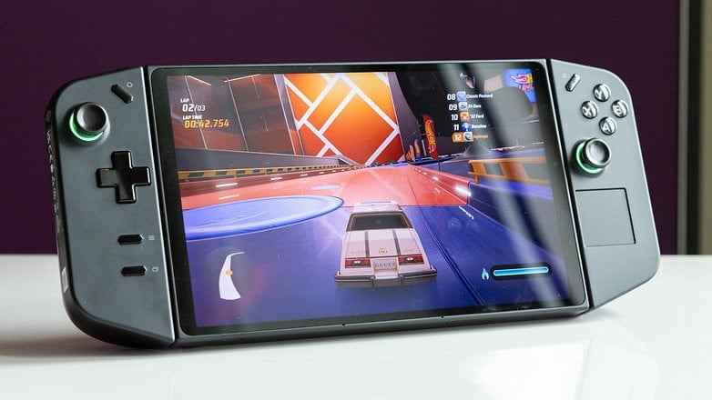 Lenovo Legion Go taşınabilir konsol