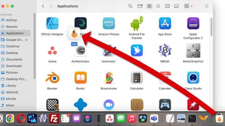 Hot uygulamasını Uygulamalar klasörüne sürükleyin