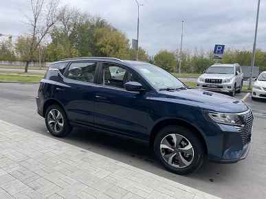 2,5 milyon ruble karşılığında Geely Vision X6 Pro'nun klonu.  Livan X6 Pro zaten Rusya'da sertifikalı; bu crossover en iyi özelliklere sahip Çin arabalarından biri