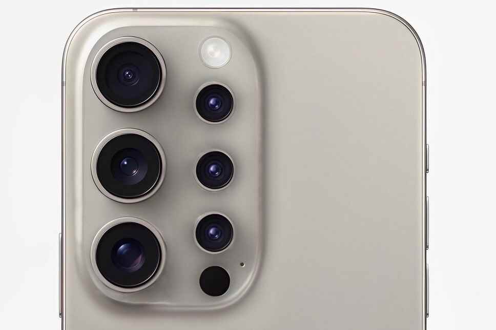 Majin Bu'nun kaynağı, iPhone 16 Ultra'nın arkasında üç küçük kamera olacağını söylüyor - Kaynak, ihbarcıya Pro olmayan iPhone 16 modelleri için 120 Hz ProMotion ekranlar beklemesini söylüyor
