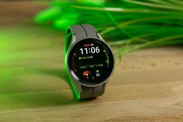 Wear OS 4 artık Galaxy Watch 5 serisine yayılıyor, Pixel Watch kullanıcıları ise beklemeye devam ediyor