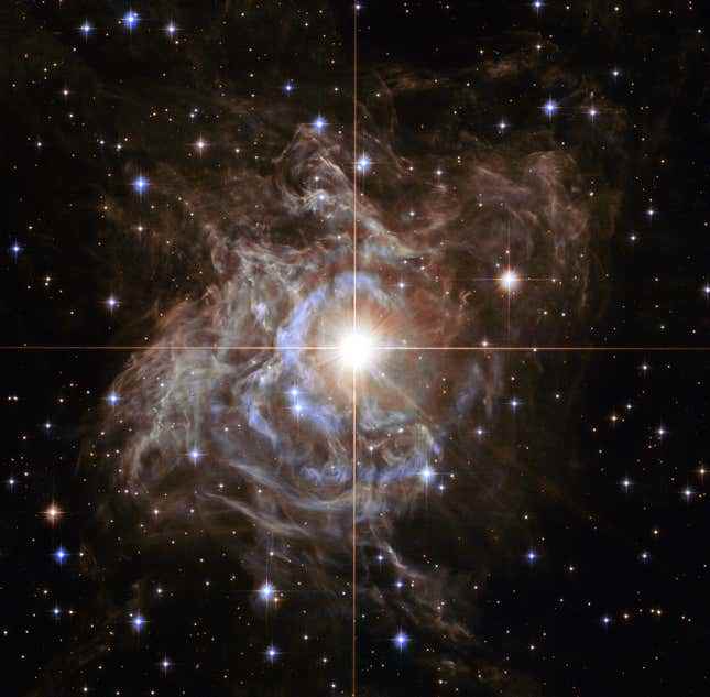 Cepheid değişken yıldızı RS Puppis'in Hubble görüntüsü.
