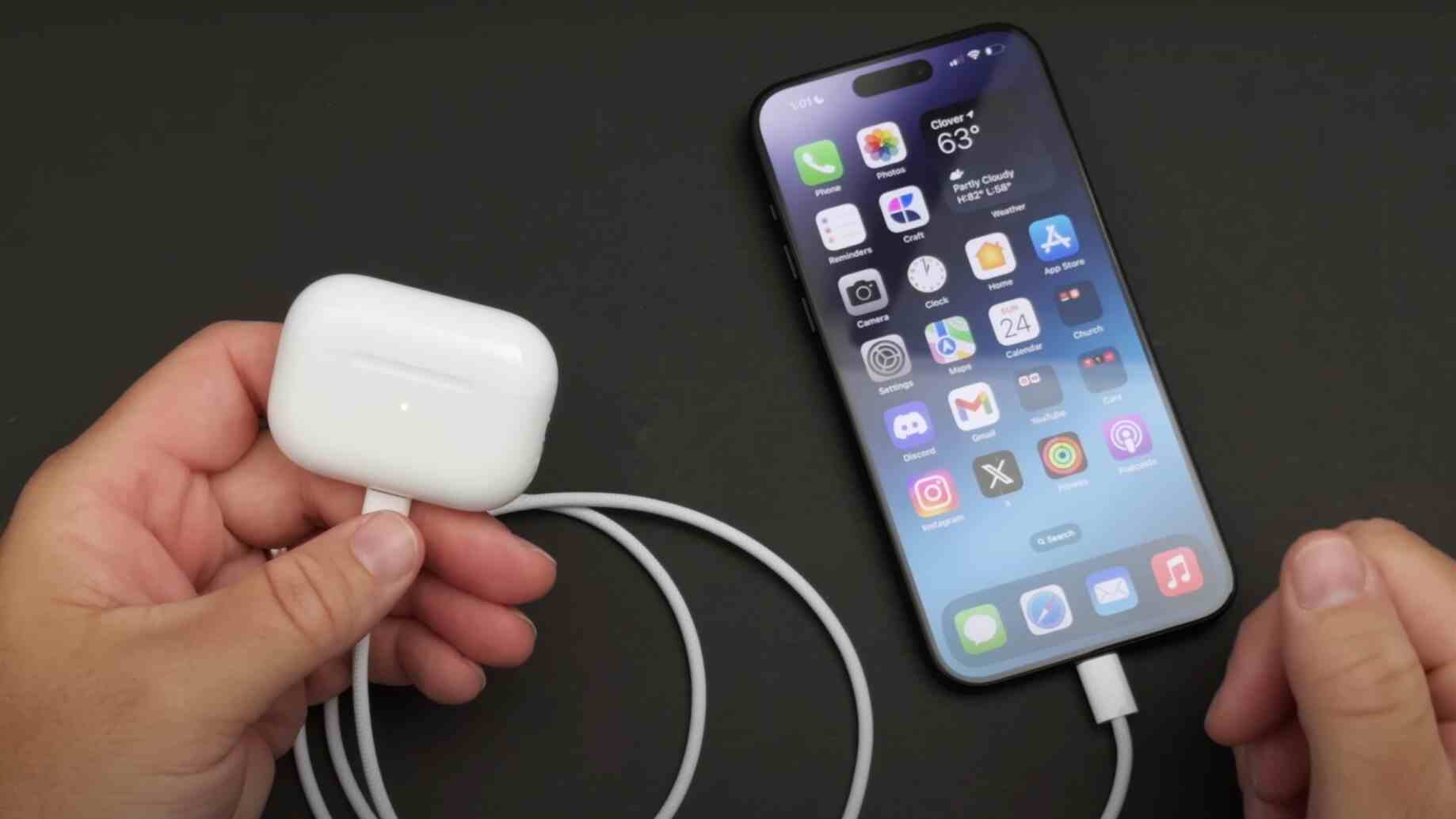 Kredi - YouTube'da zollotech.  - USB-C bağlantı noktasının süper güçleri: iPhone 15'i bir Nintendo Switch'e dönüştürme, profesyonel düzeyde kamera, podcast stüdyosu