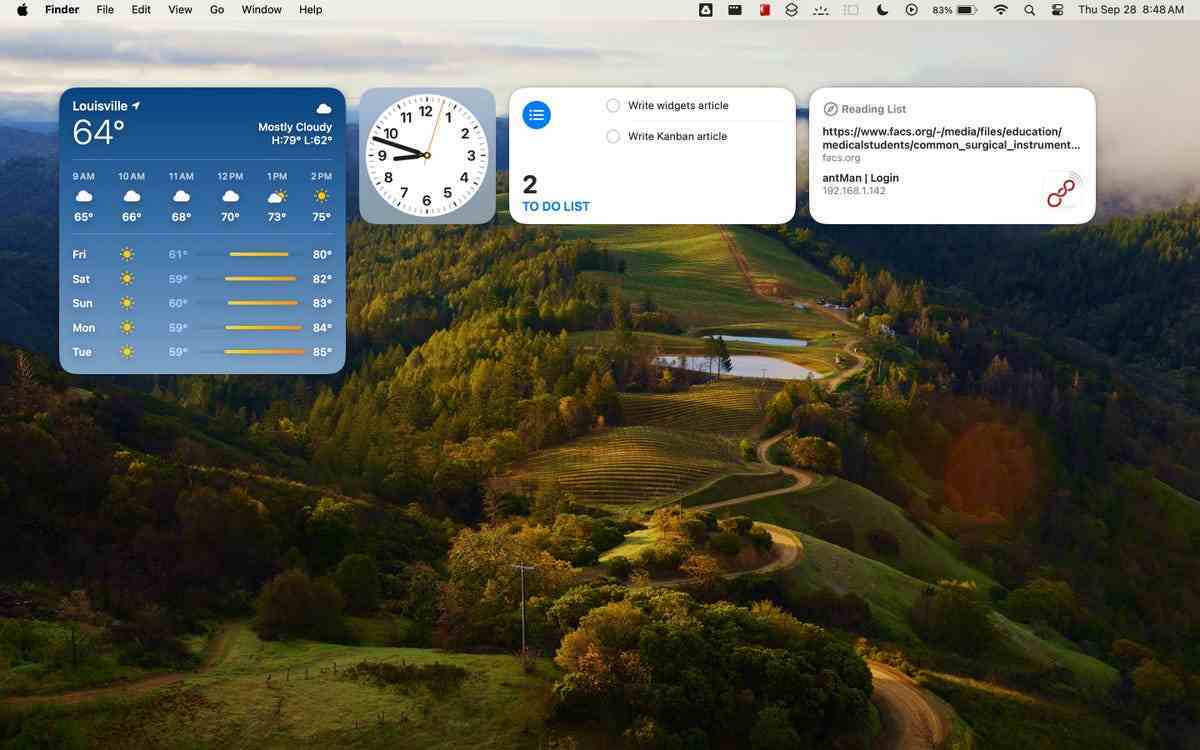 Widget'lar içeren bir MacOS Sonoma masaüstü