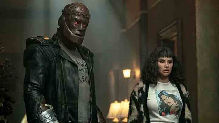 Doom Patrol'da Riley Shanahan ve Diane Guerrero.