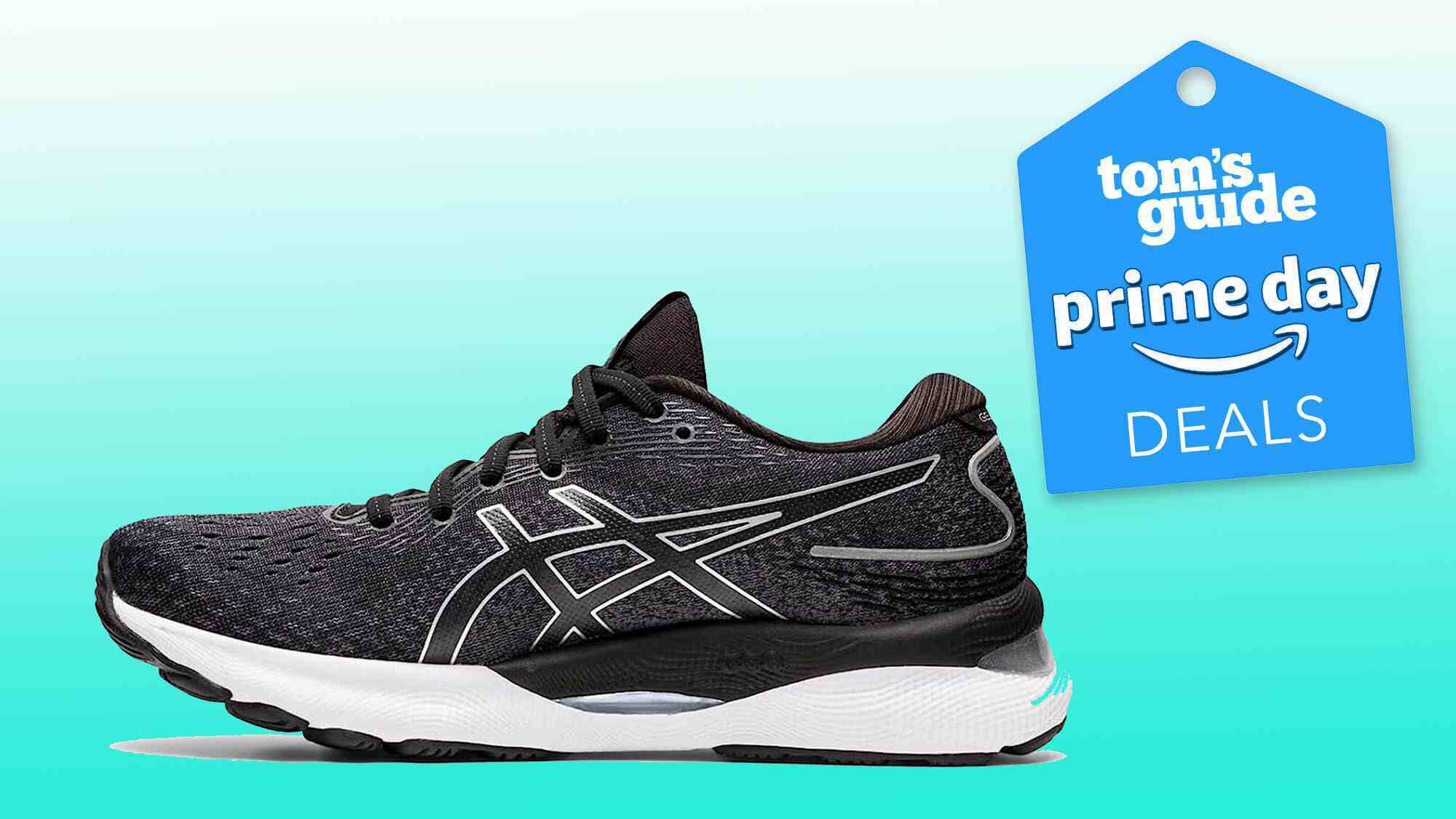 Tom's Guide Prime Day damgalı ve mavi arka planlı Asics Gel-Nimbus 24 koşu ayakkabısı