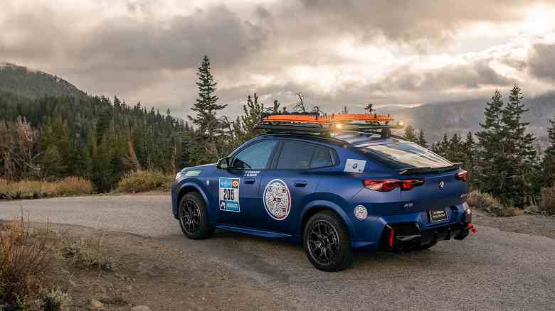 En yeni BMW X2 2024 bir ralli arabasına dönüştürüldü.  Geçit 317 beygir gücünde bir motor, ek koruma ve arazi lastikleri aldı