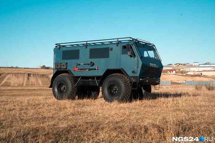 Bir buçuk metrelik tekerlekler, 3,8 litrelik Cummins motor ve 1.700 km güç rezervi.  Aşırı seyahat için Varyag arazi aracı Rusya'da ortaya çıktı