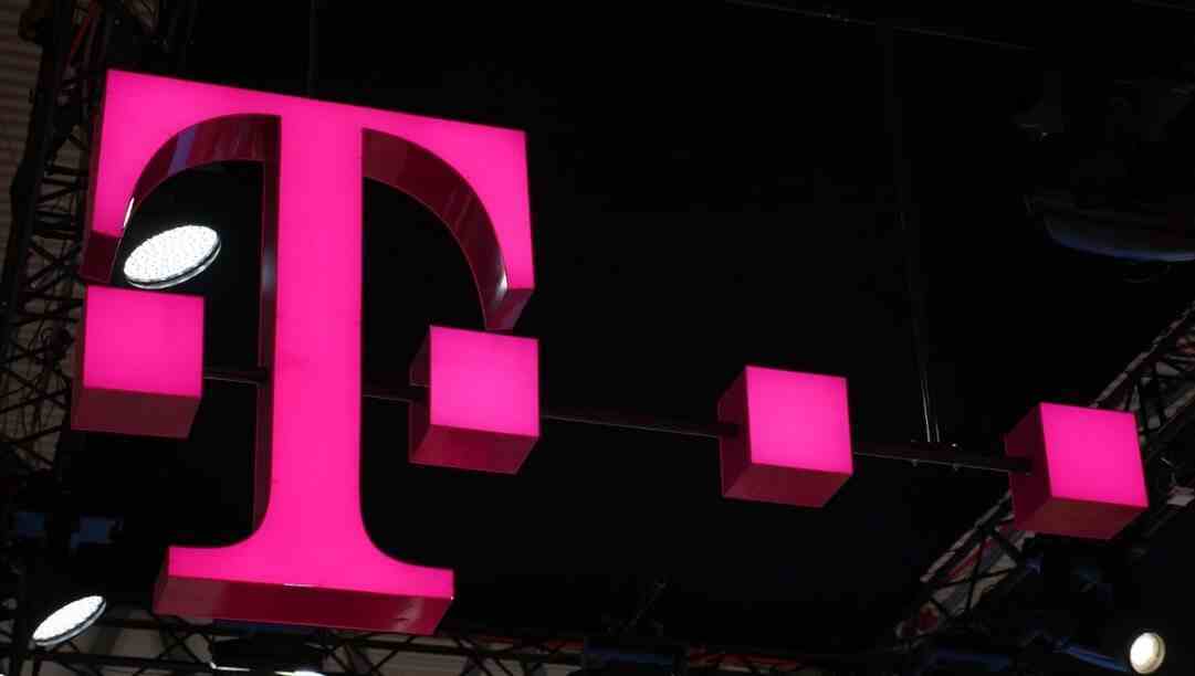 T-Mobile güçlü bir çeyrek daha geçirdi - T-Mobile üçüncü çeyrekte AT&T ve Verizon'un toplamından daha fazla net yeni faturalı telefon abonesi ekledi