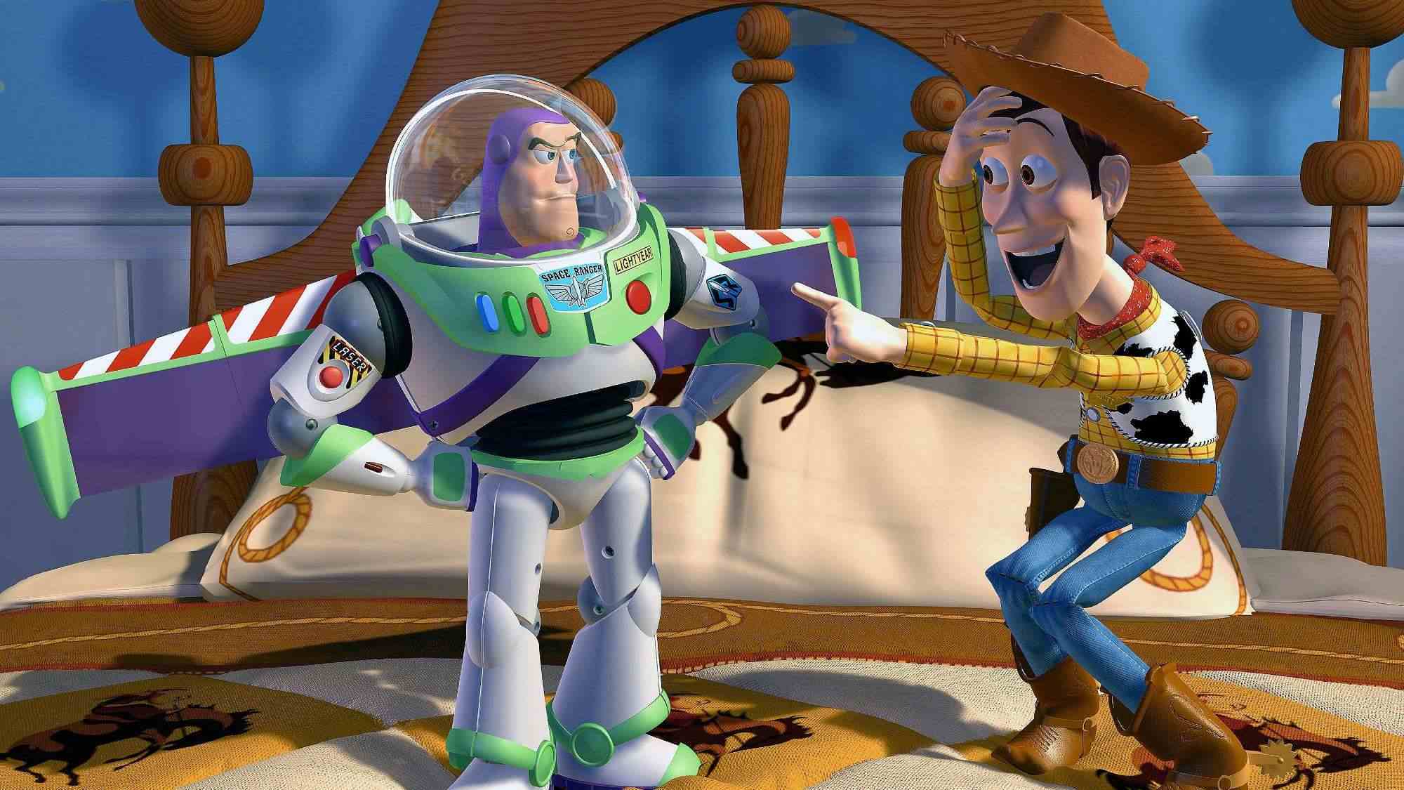 Oyuncak Hikayesinde Buzz Lightyear ve Woody