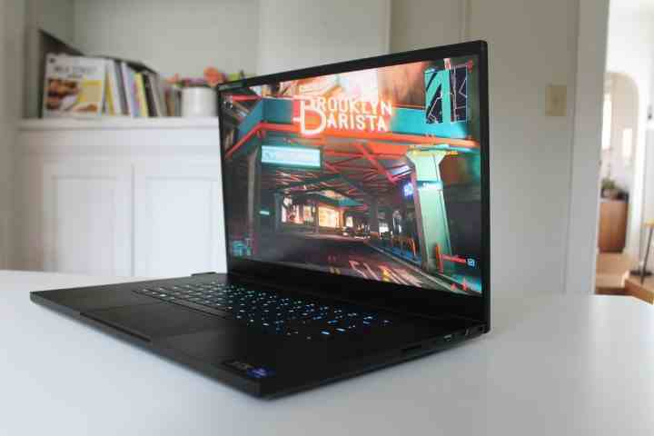 Cyberpunk 2077, Razer Blade 17'de çalışıyor.