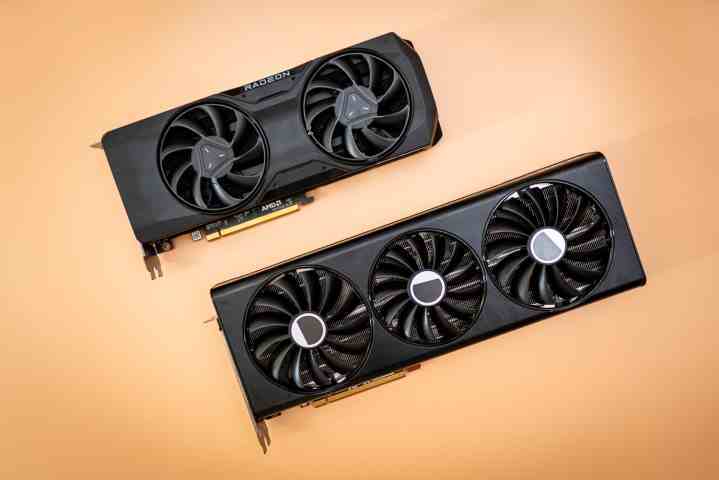 AMD RX 7800 XT ve RX 7700 XT grafik kartları.