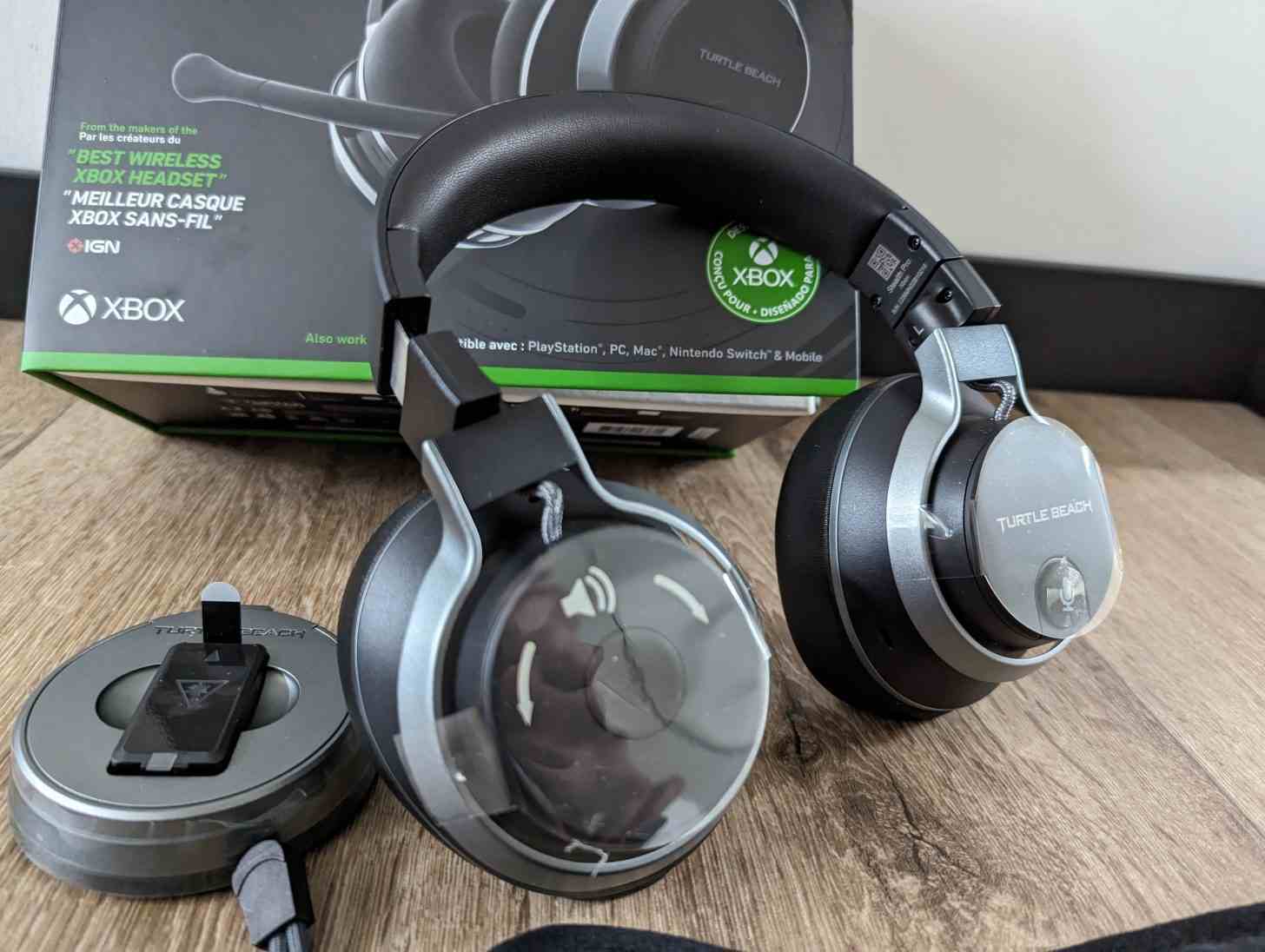 Turtle Beach Stealth Pro, dock'un en iyi kablosuz Oyun Kulaklıklarıyla birlikte