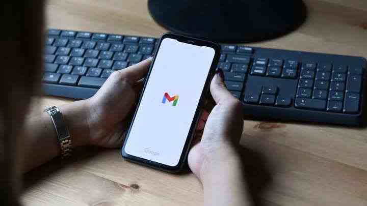 Google, Gmail'deki e-postaları yanıtlamak için yeni bir sohbet tarzı kullanıcı arayüzünü test ediyor