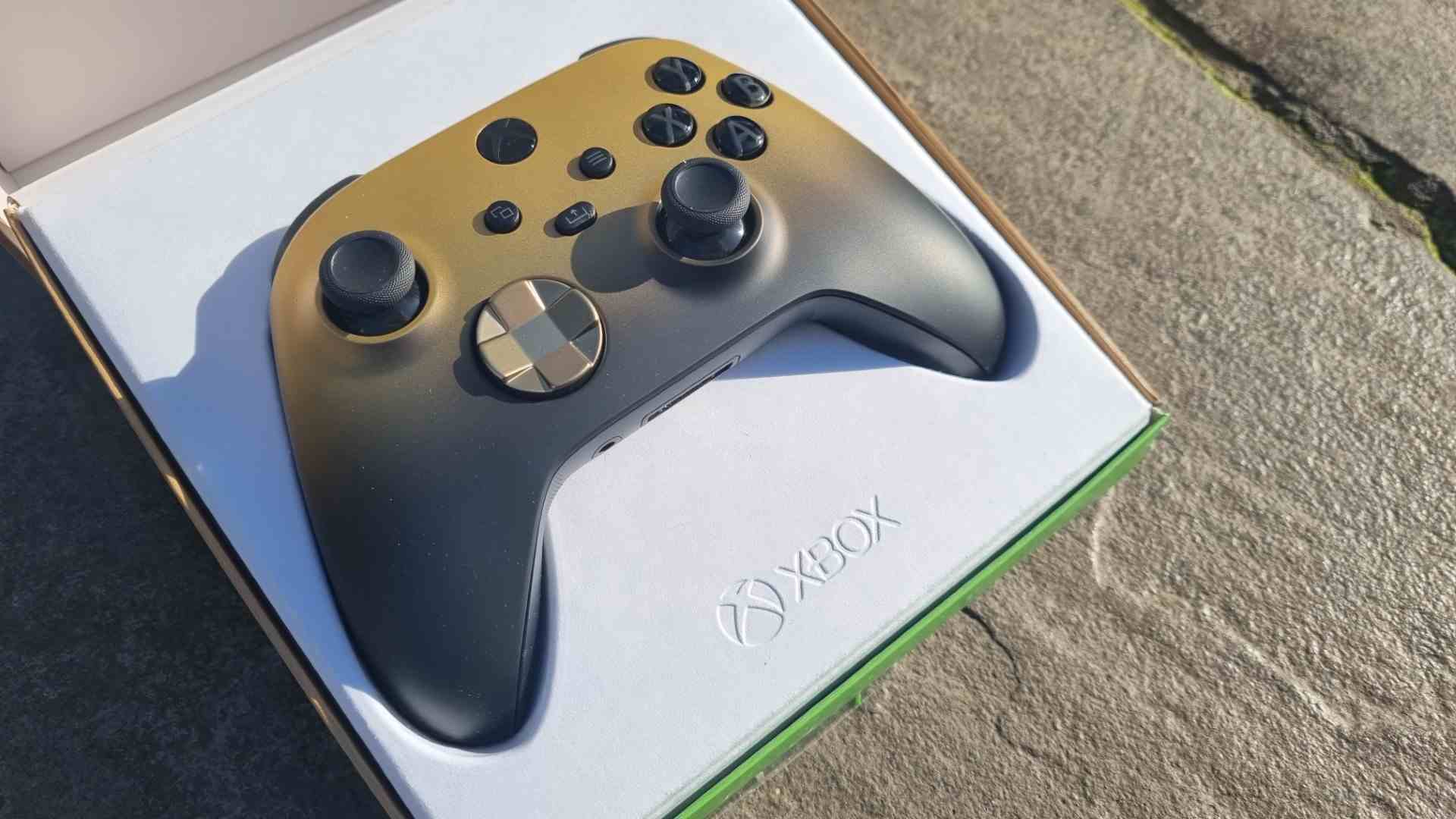 Xbox Kablosuz Oyun Kumandası Gold Shadow Özel Sürüm