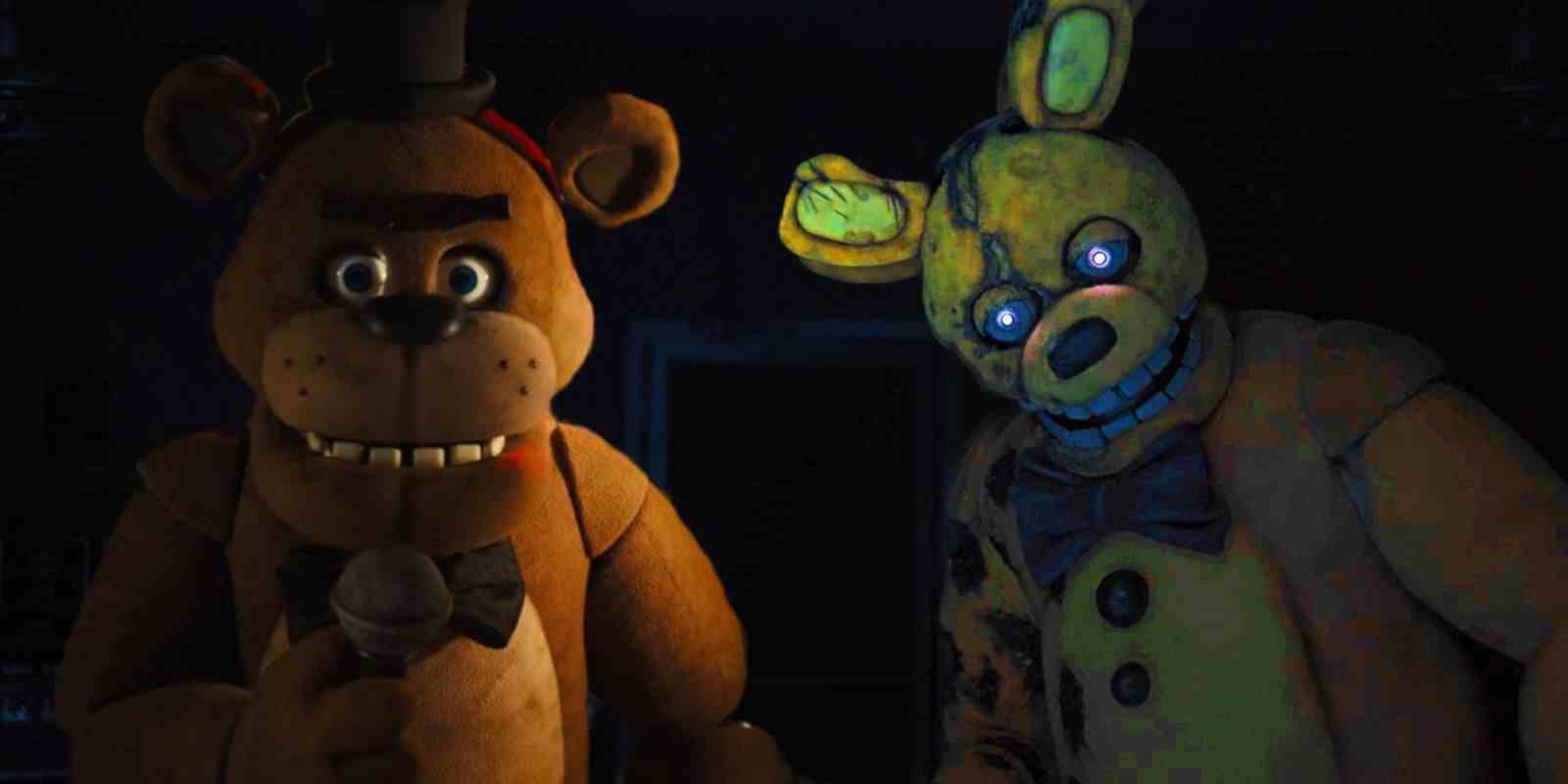 Bu kolaj FNAF filminden Freddy ve Springtrap'i gösteriyor.