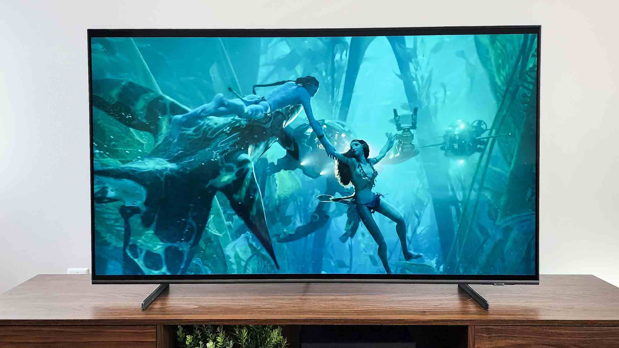 Samsung Q60C QLED TV yayını