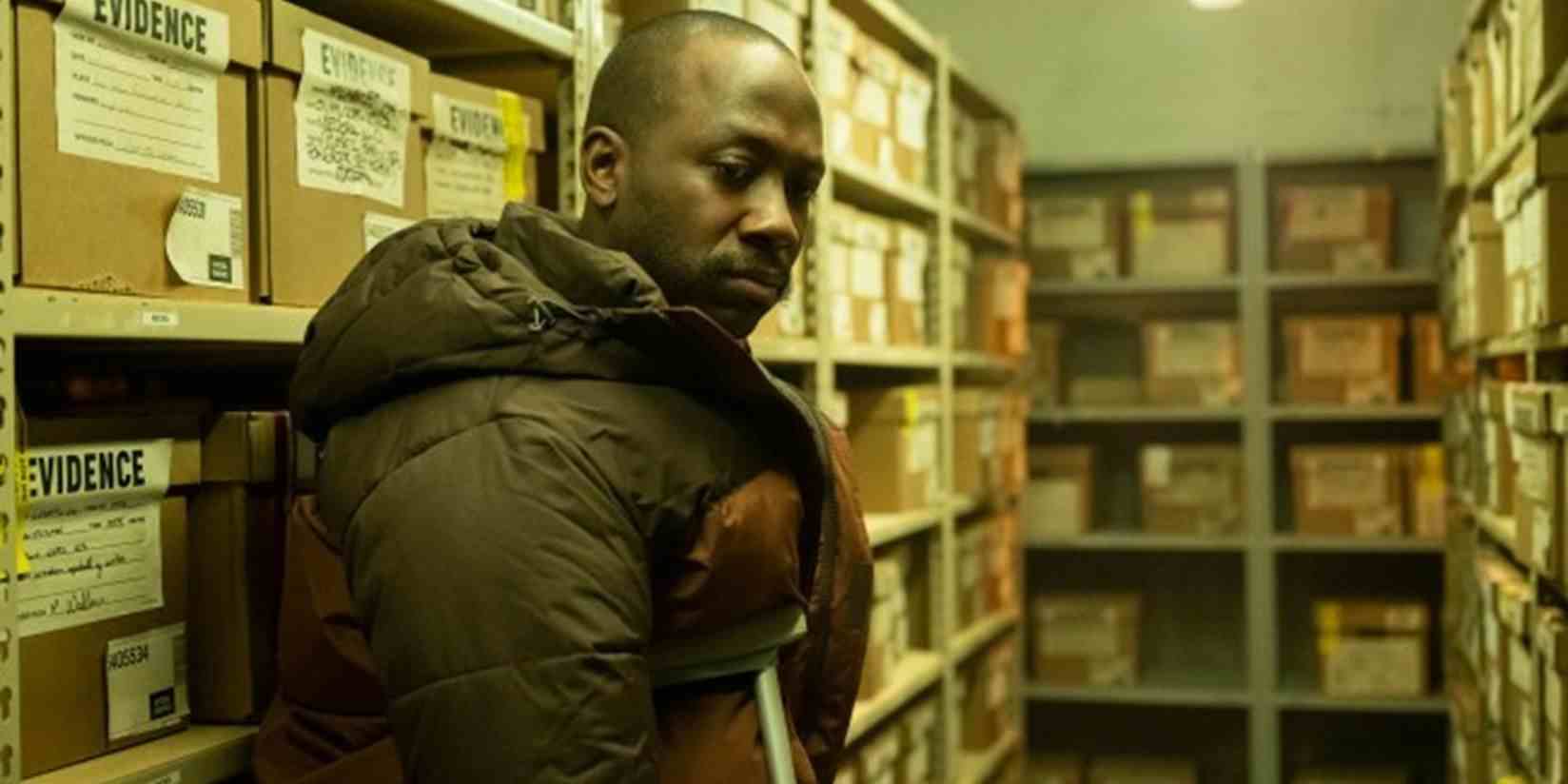 Lamorne Morris Fargo'da polisin delil dolabında