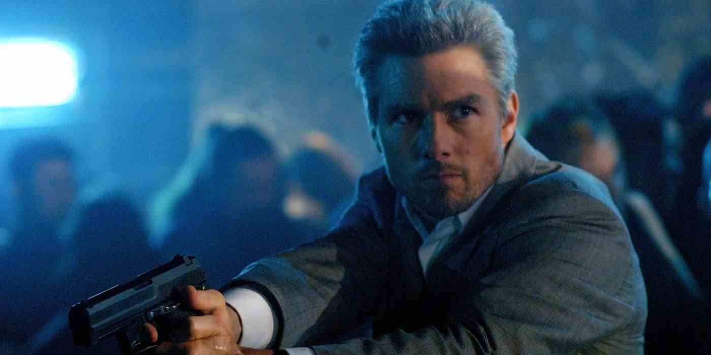 Tom Cruise, Michael Mann's Collateral'da Vincent'ın elinde bir tabancayla Max'i avlaması rolünde.