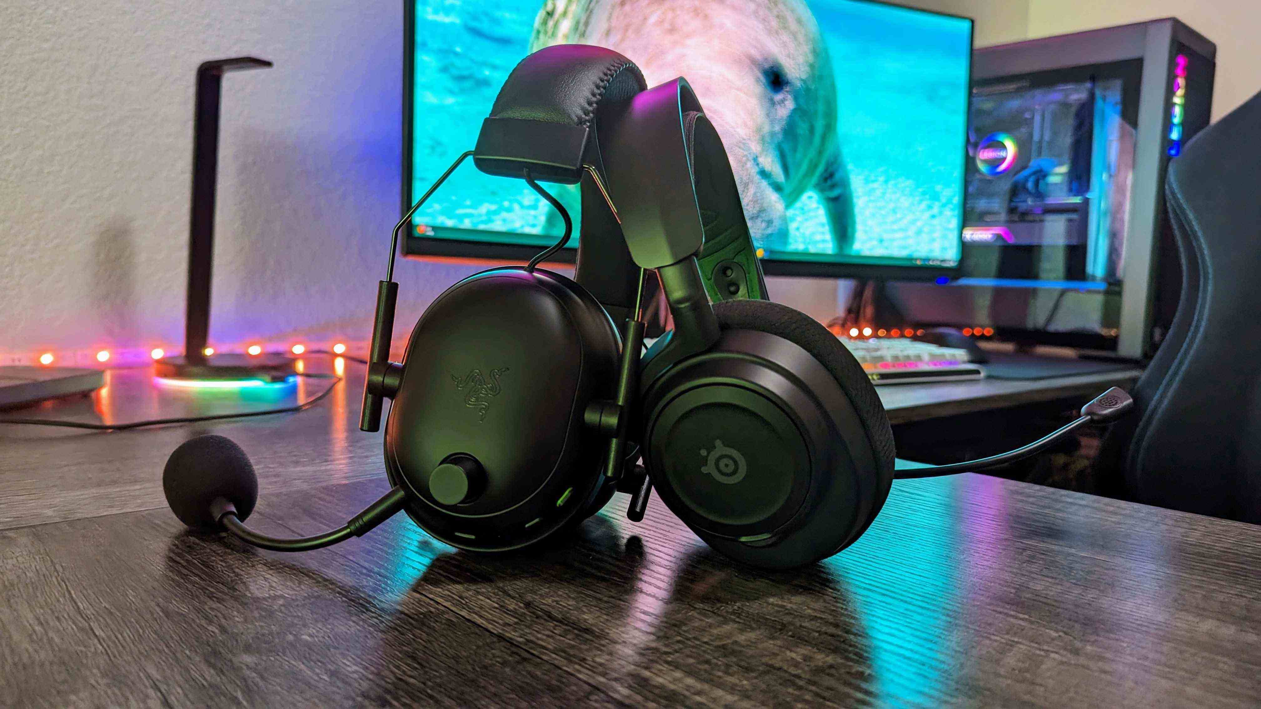 SteelSeries Arctis Nova 7X'in görüntüsü.