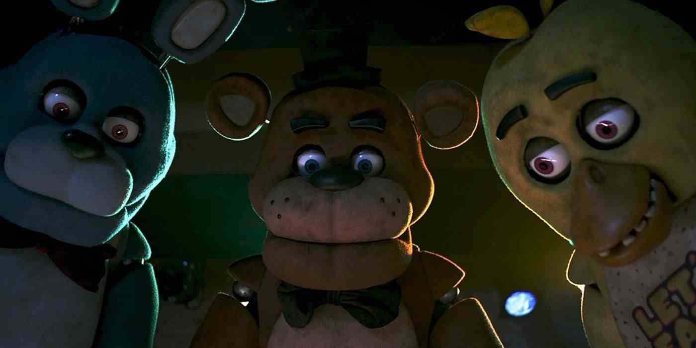 Bonnie, Freddy ve Chica Five Nights at Freddy's'de kameraya bakıyorlar
