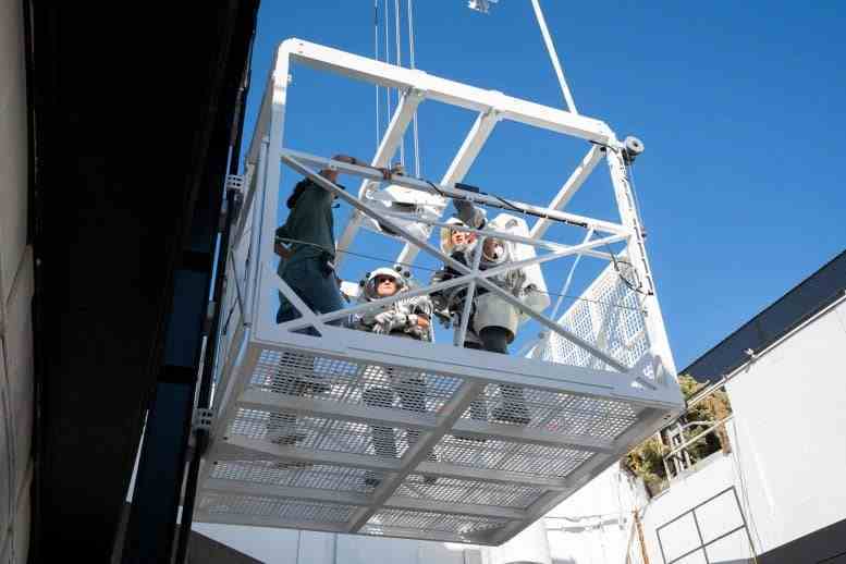 NASA Astronotları Artemis Ay'a İniş Aracı için SpaceX Asansör Konseptini Test Ediyor