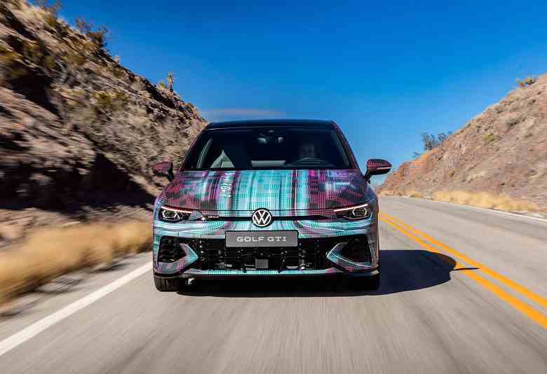 Volkswagen beklenmedik bir şekilde yeni Volkswagen Golf Mk8.5'i ve hemen GTI versiyonunu gösterdi