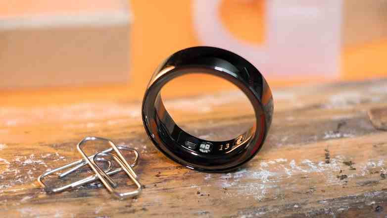 Rogbid akıllı yüzüğünün farklı renklerini sunuyor