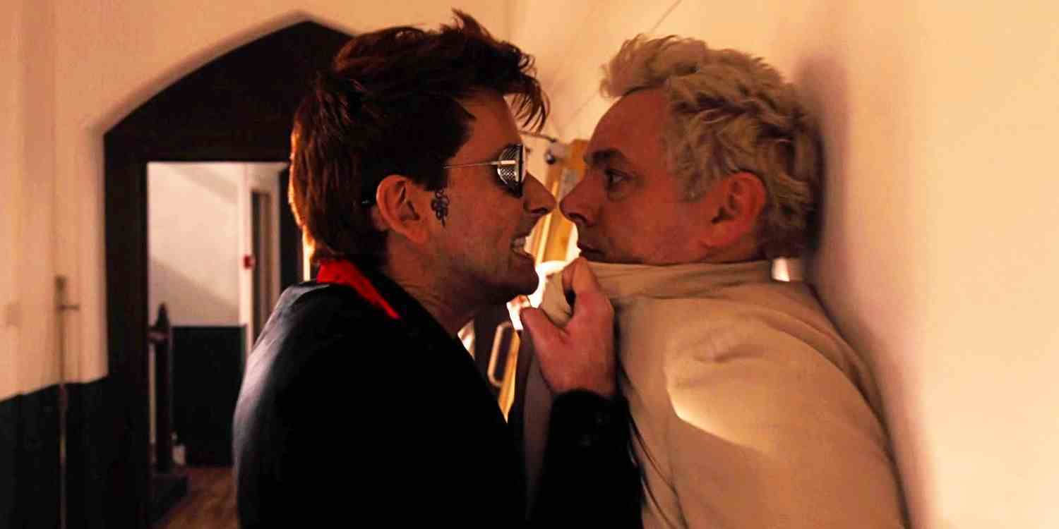 Crowley, Good Omens 1. Sezonda Aziraphale'i Duvara İtiyor